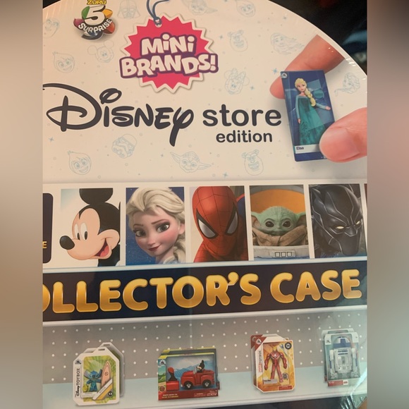 Mini Brands Disney store edition! Collectors case. 5 minis and inc. 2 exclusive - Picture 3 of 5